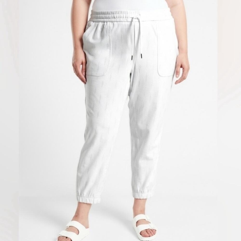 NWT Athleta Farallon jogger pants 22